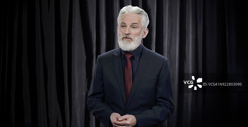 新闻播音员图片素材