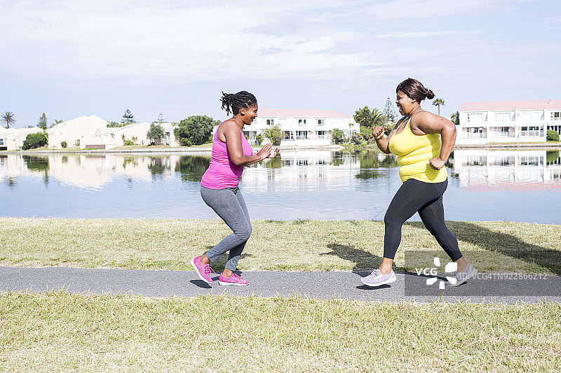 携手共进，达成健身目标图片素材
