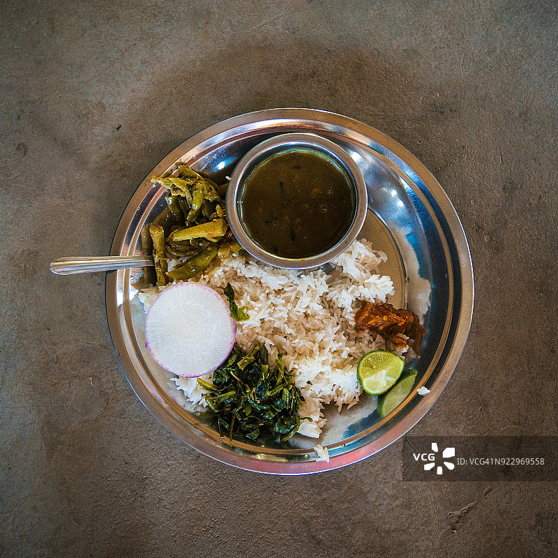 尼泊尔典型餐食（达尔巴特）细节图片素材