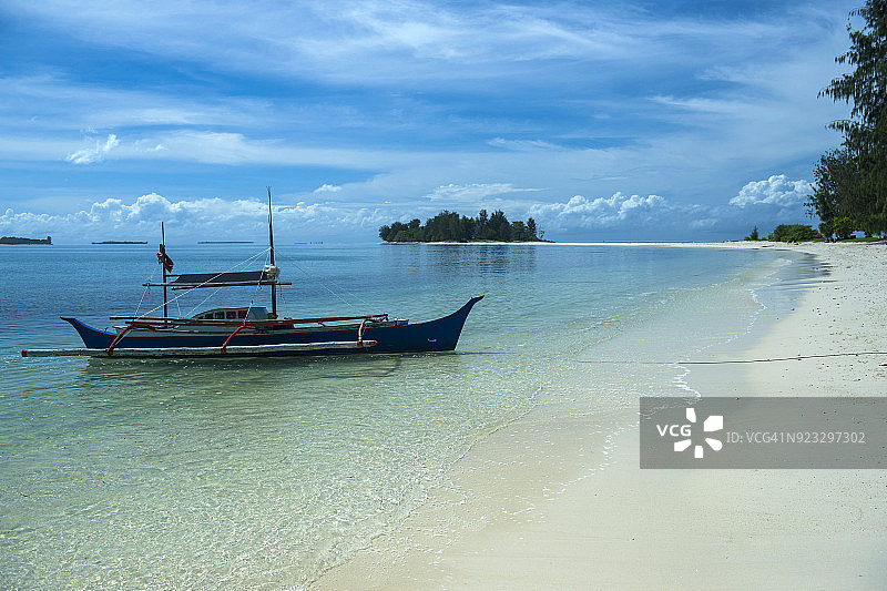 多朵拉岛上的美丽热带海滩图片素材