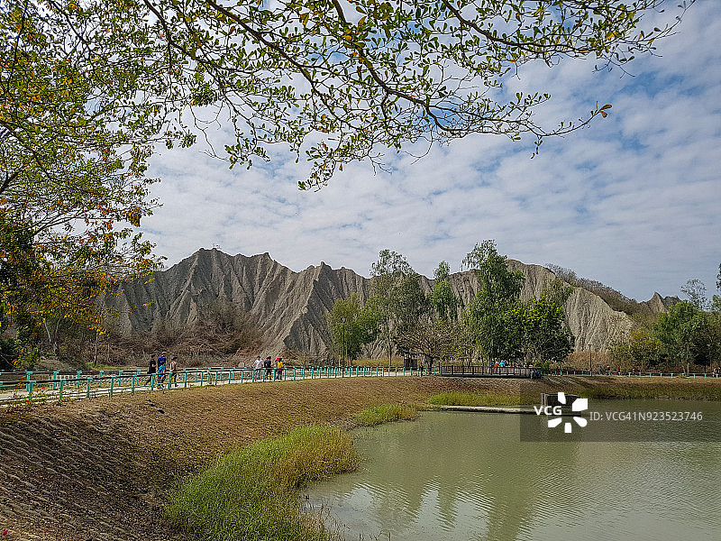 中国台湾高雄田寮的“月世界”世界级地貌景观图片素材