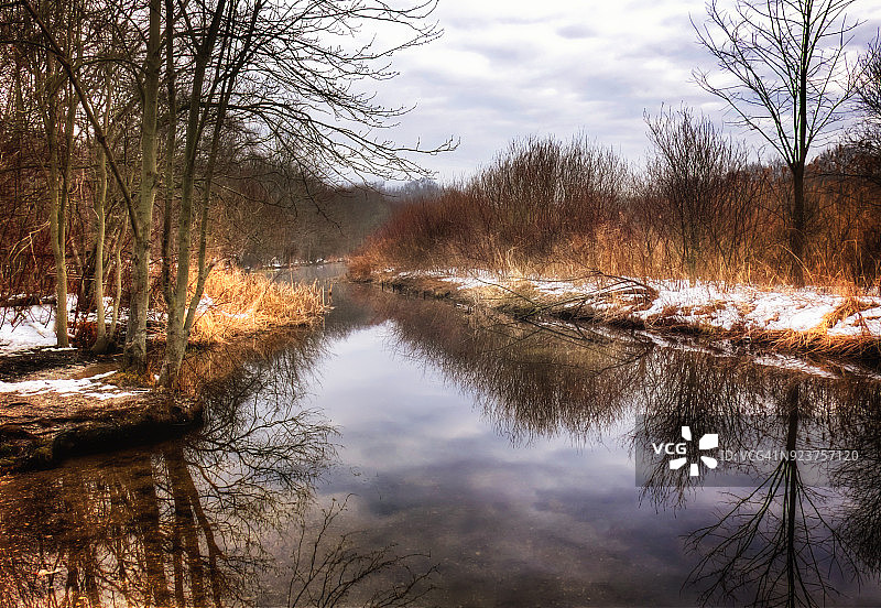 长岛马萨佩夸冬季水景倒影图片素材