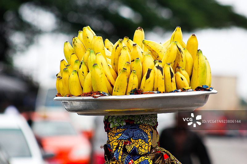 卖香蕉的女商人图片素材