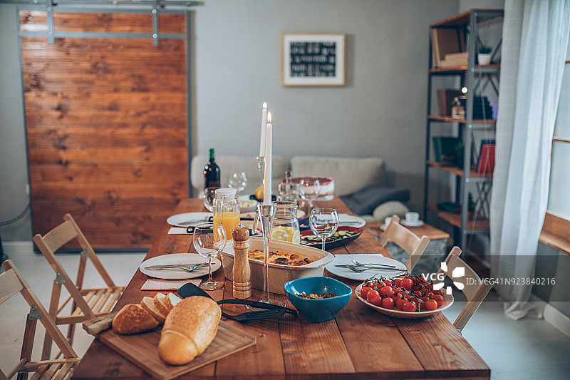 准备就餐图片素材