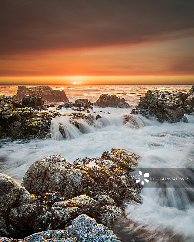 加拉帕塔浪花 - 加州大苏尔图片素材