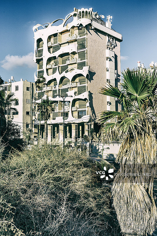 疯狂屋（建筑师莱昂·日内瓦）的高迪风格建筑景观图片素材