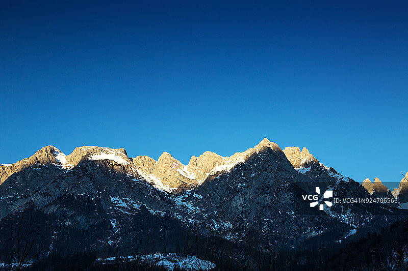 滕嫩山脉顶峰，萨尔茨堡地区，奥地利图片素材