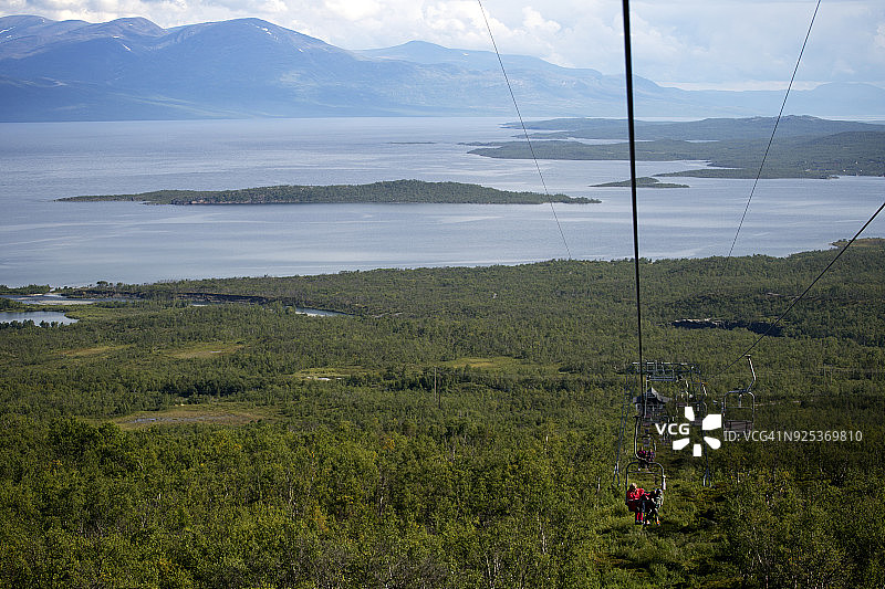 山间滑雪缆车图片素材