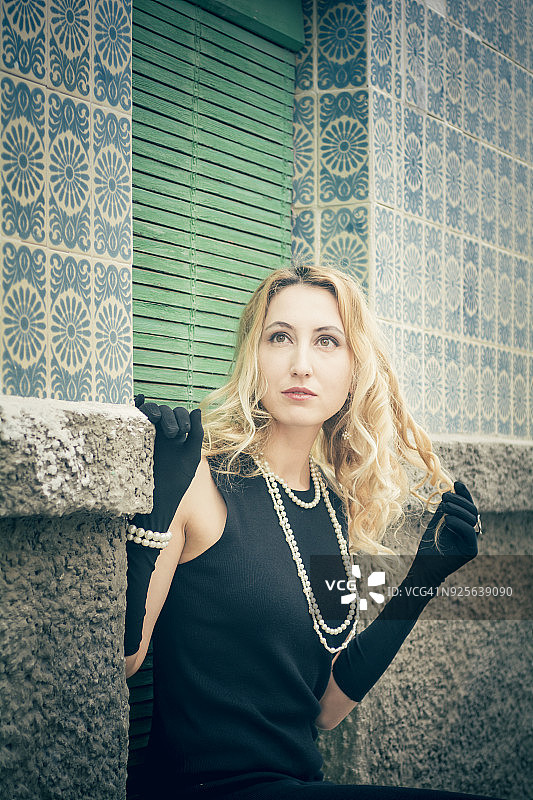 优雅的女人肖像图片素材