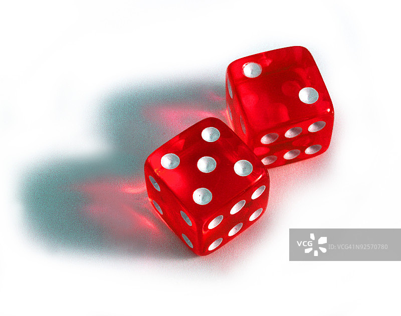 两个红色骰子图片素材