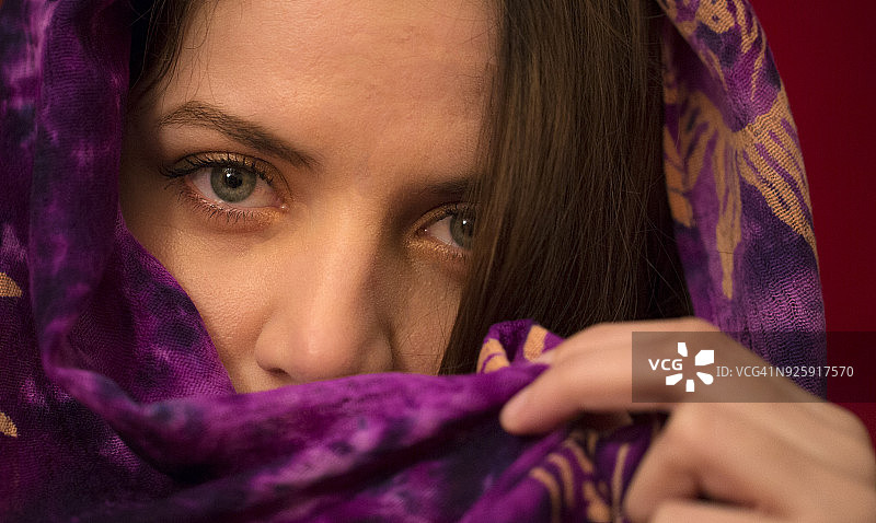 美丽蓝眼睛的特写肖像图片素材