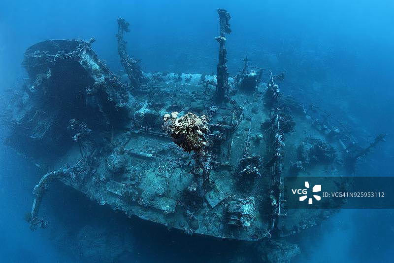 沉船残骸船尾：俄罗斯汉卡号通讯船，扎巴尔贾德岛，红海，埃及图片素材