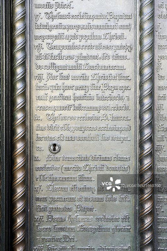 维滕贝格城堡教堂，联合国教科文组织世界遗产，路德论文之门，德国萨克森-安哈尔特州维滕贝格图片素材