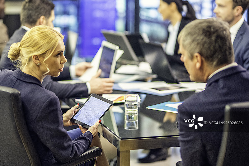 会议期间聊天图片素材