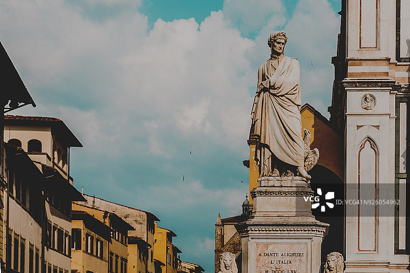 佛罗伦萨的但丁·阿利吉耶里雕像图片素材