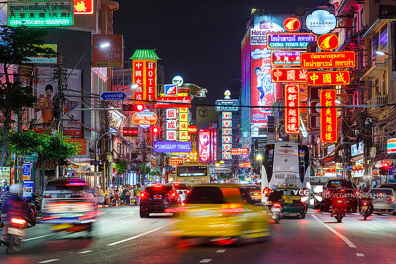 夜幕下的三攀他旺，耀华力路及街景图片素材