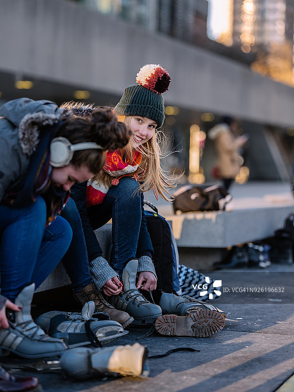 在市中心滑冰图片素材