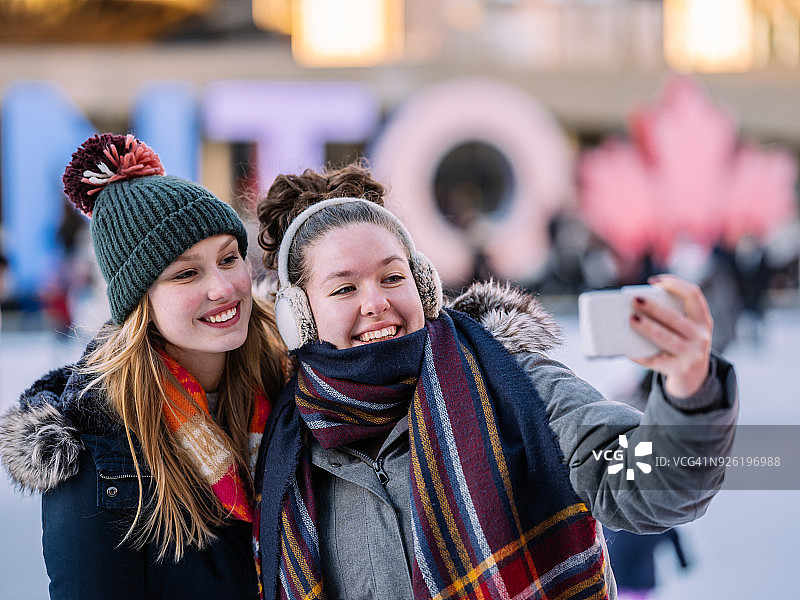 在市中心滑冰图片素材