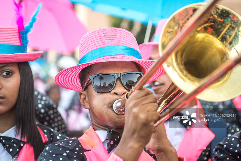 喇叭演奏者图片素材