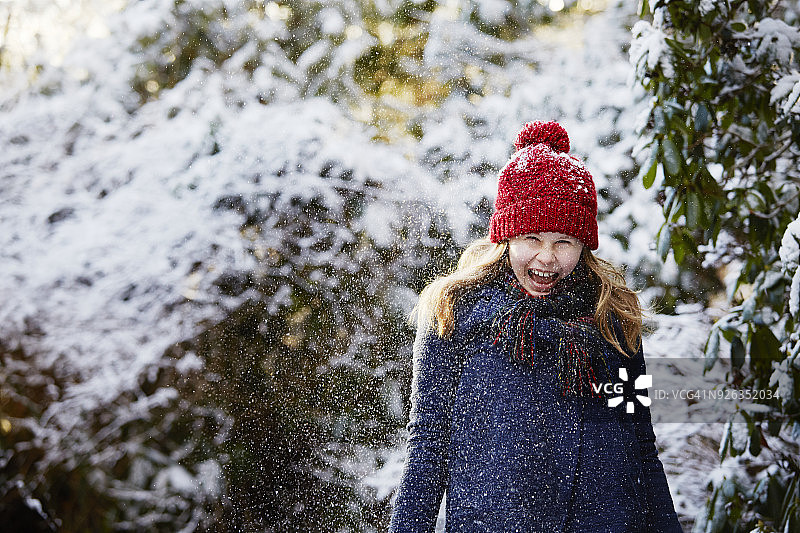 微笑女孩的肖像图片素材