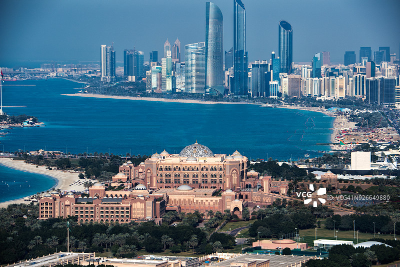 阿布扎比的摩天大楼图片素材