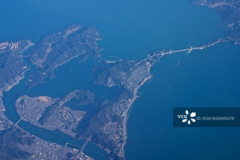 日本德岛县鸣门市大鸣门桥和鸣门海峡航拍景观图片素材