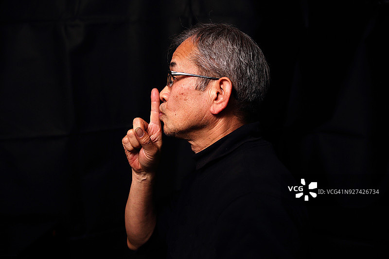 男士自画像图片素材