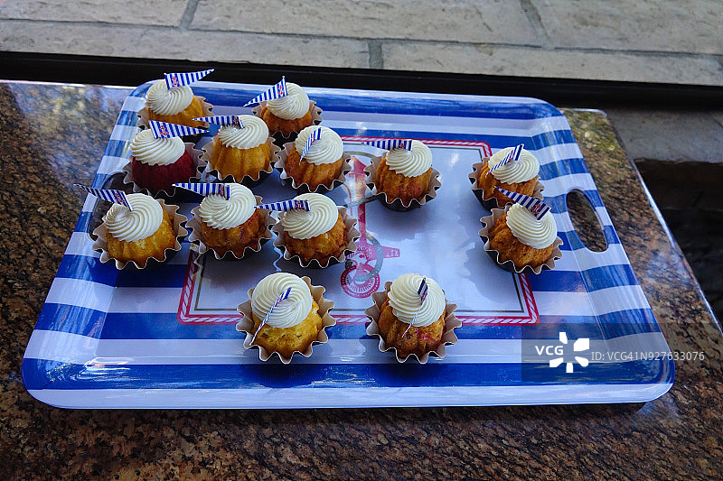 水手主题纸杯蛋糕图片素材