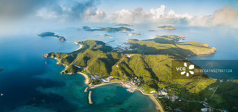 鸟瞰热带岛屿图片素材