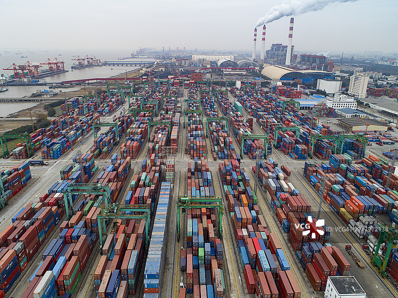 中国上海港集装箱：物流运输进出口图片素材