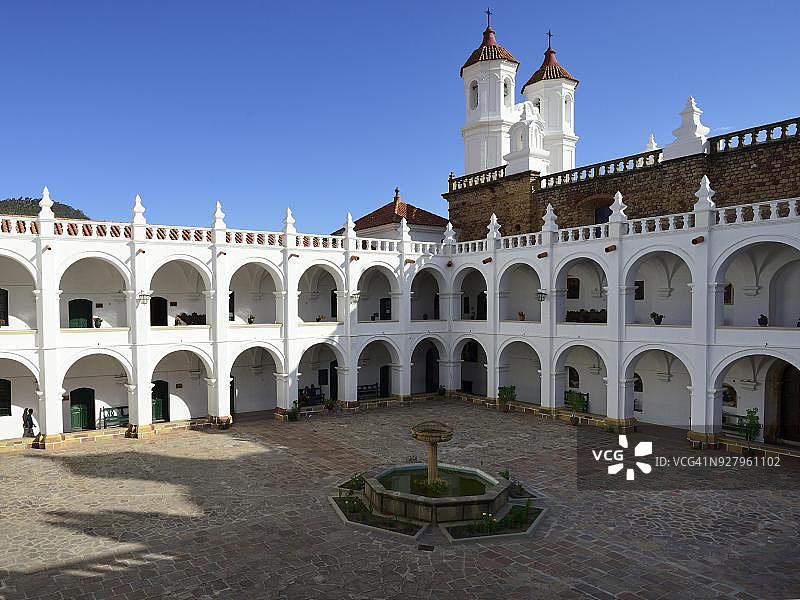 科莱乔玛丽亚辅助喷泉庭院，苏克雷，丘基萨卡，玻利维亚图片素材