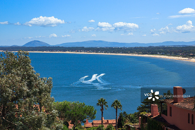 从乌拉圭埃斯特角城附近瓜镇看到的面包山景色图片素材