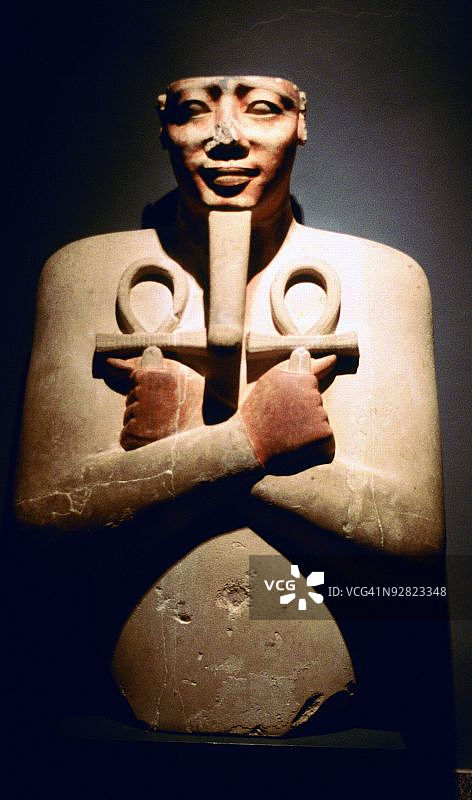 古埃及法老图特摩斯三世雕像图片素材