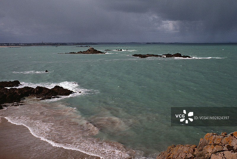 法国风景海滩上的阴天图片素材