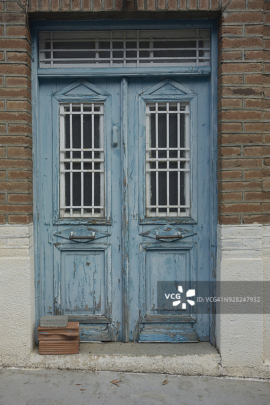 欧洲，希腊，塞浦路斯，特罗多斯，杰拉基耶斯村庄：木门一览图片素材