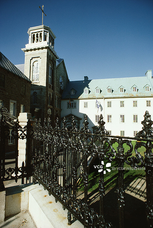 加拿**大魁北克市的大学或神学院建筑外观图片素材