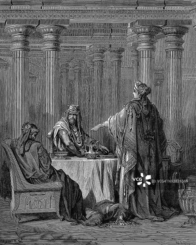 以斯帖指控哈曼为犹太人敌人的圣经故事图片素材