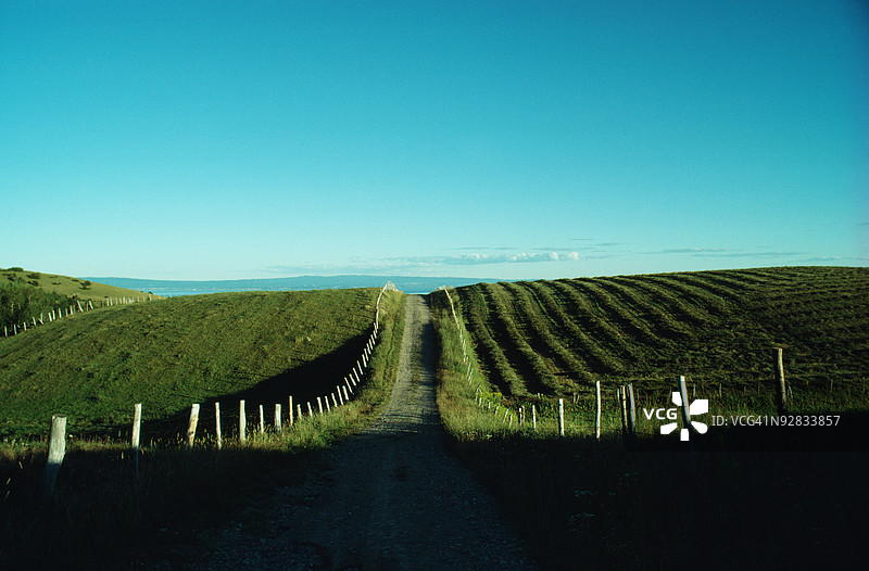 加拿大魁北克省查尔沃伊克的乡村农田图片素材