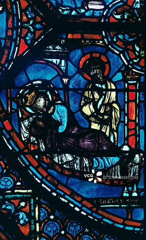 法国沙特尔大教堂的彩色玻璃窗图片素材