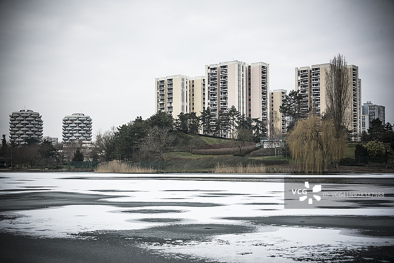 冬季寒潮下的克雷泰伊湖图片素材