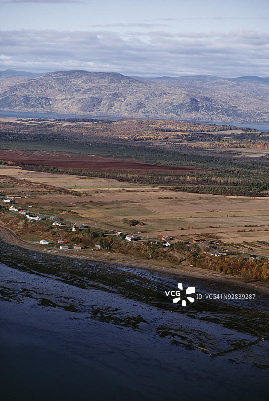 加拿大查尔沃伊克乡村小镇的鸟瞰图图片素材