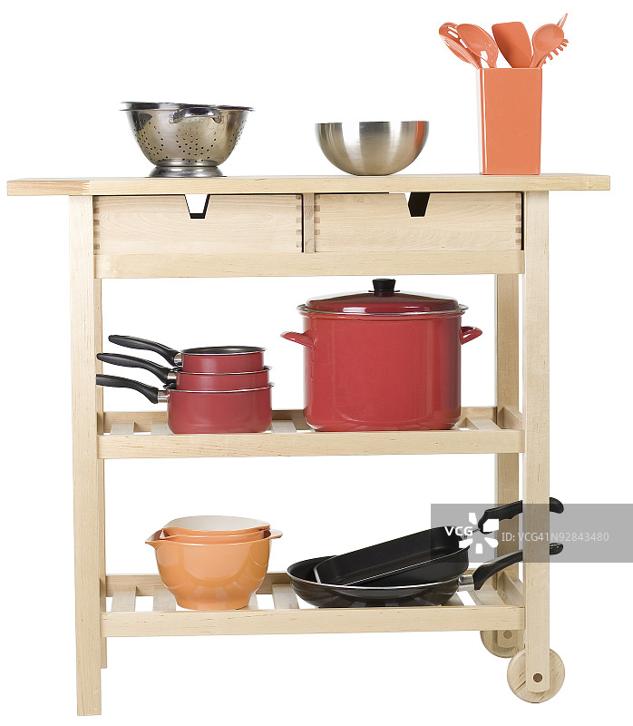 厨房手推车上的家居用品图片素材