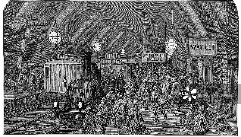 赶往火车的工人图片素材