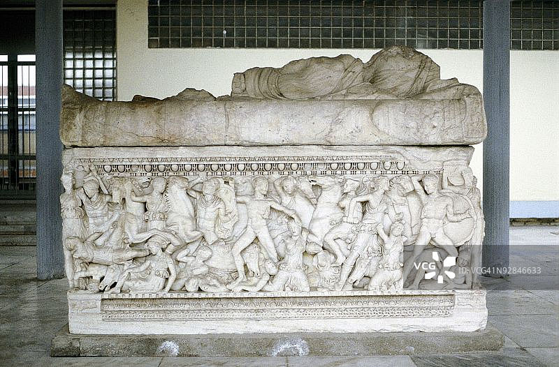 公元前300年的石棺战斗场景图片素材