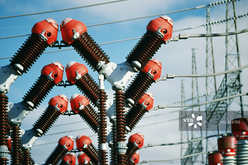电力变电站绝缘子的特写镜头图片素材
