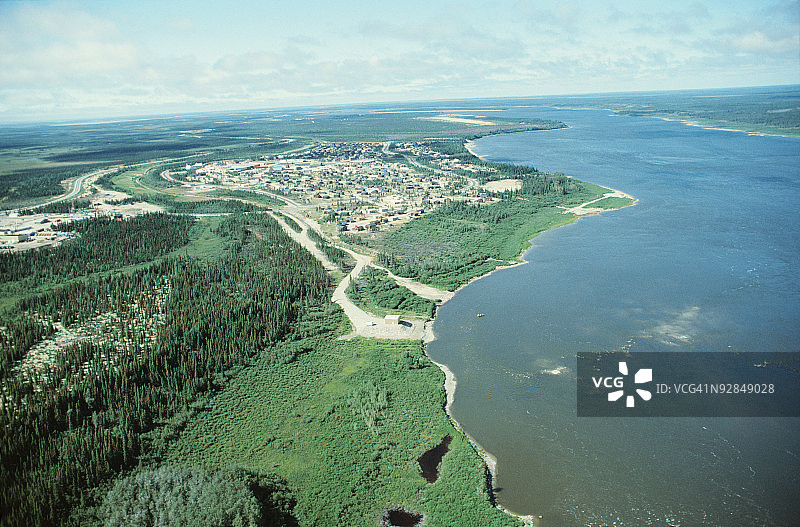 加拿大詹姆斯湾的森林河流图片素材
