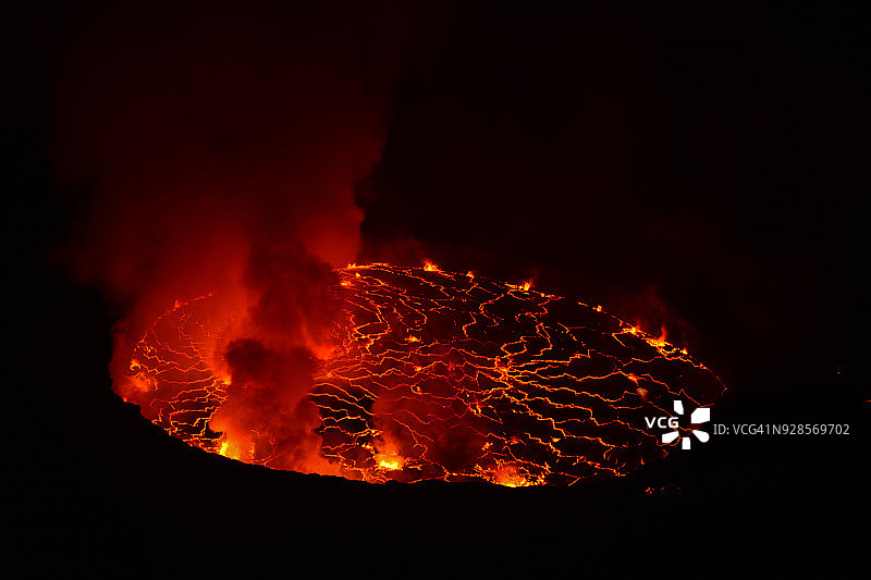 尼拉贡戈火山熔岩湖图片素材