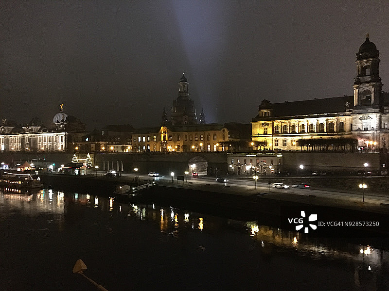 德累斯顿夜景全景图片素材