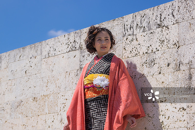 身穿日本和服的女人图片素材