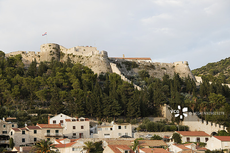 保护赫瓦尔镇的堡垒和城墙图片素材
